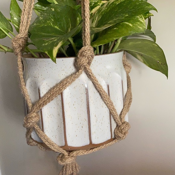 Rope macramé plant hanger - Picture 2 of 4
